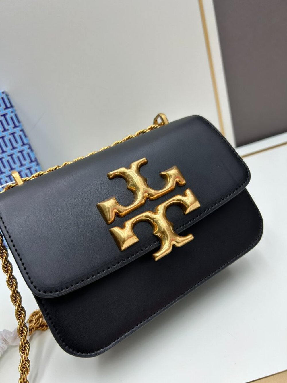 Eleanor Medium Black Smooth Leather Crossbody Bag - Picture 4 of 7